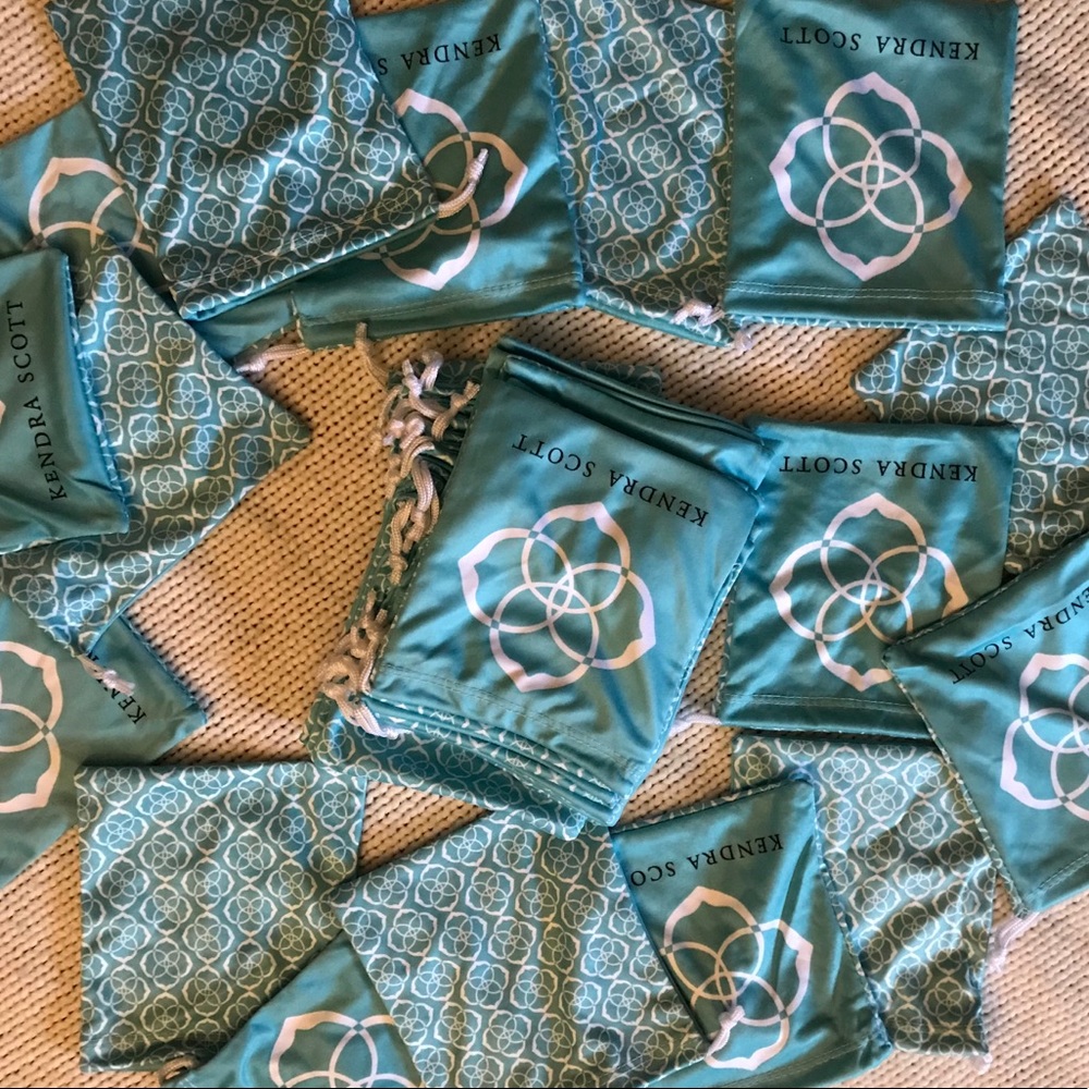 Bundle 37 bags